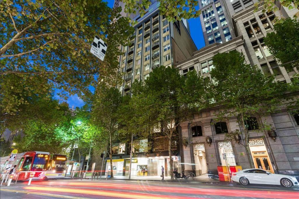 Collins Central 2-Bd Apartment With Pre-Reserve Parking メルボルン エクステリア 写真